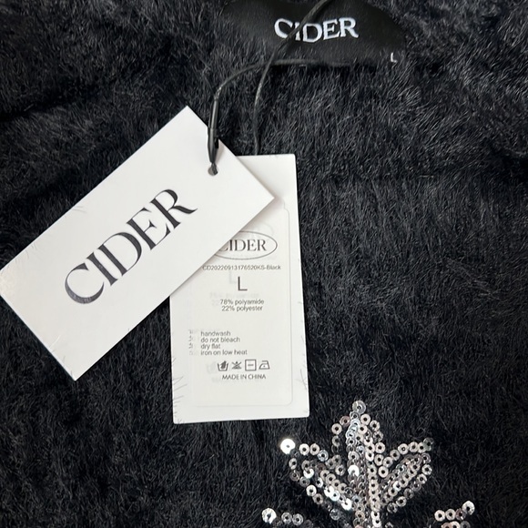 🆕NWT Shop Cider🍎 | Snowflake ❄️ Pattern Fluffy Sweater - Picture 7 of 9